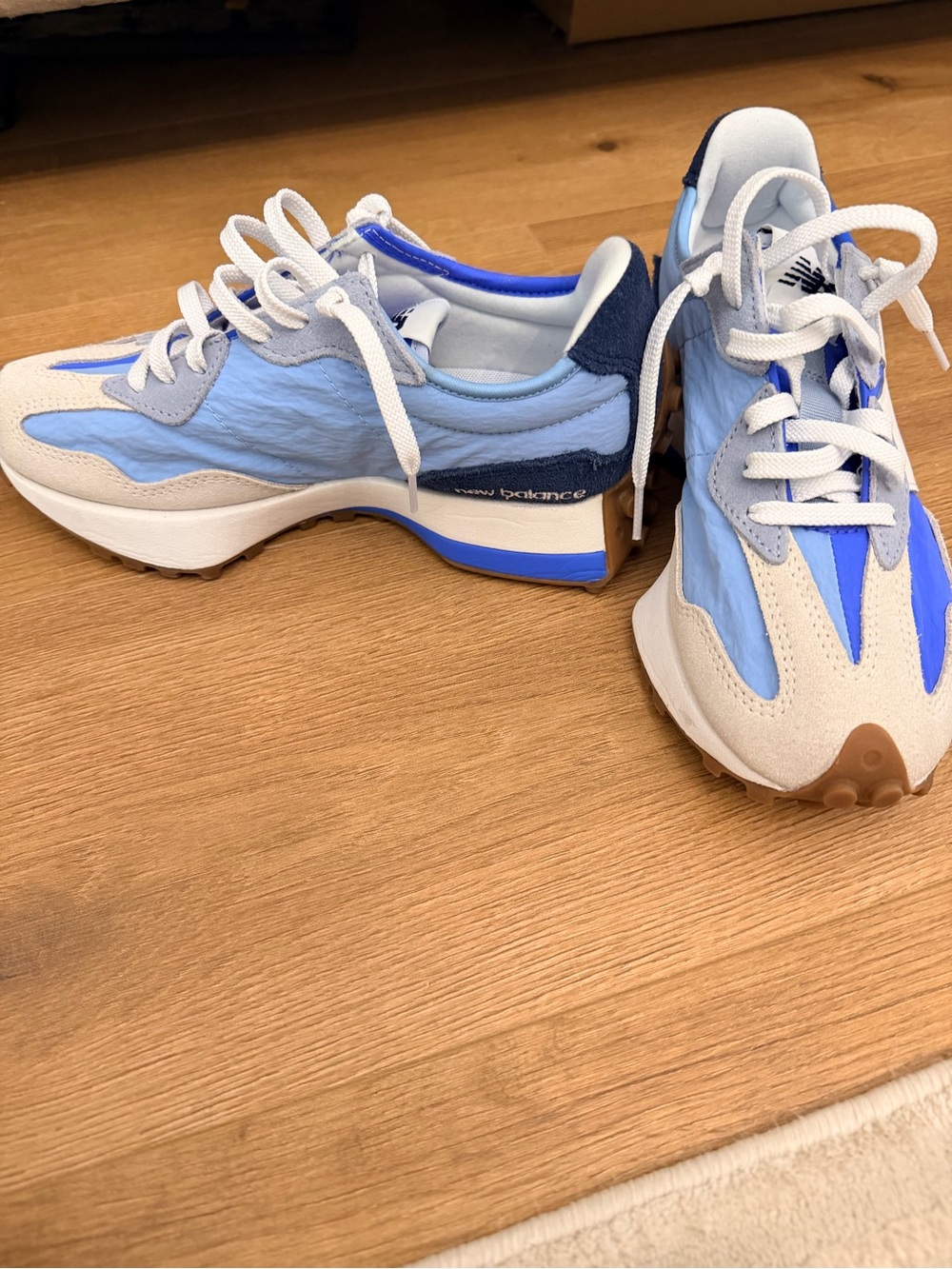 New Balance Women's 327 Sneakers - Picture 2 of 4